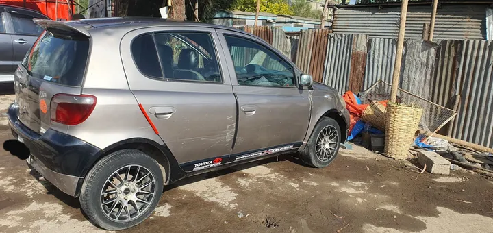 Toyota Vitz 2001 Automatic 1000cc – photo 4