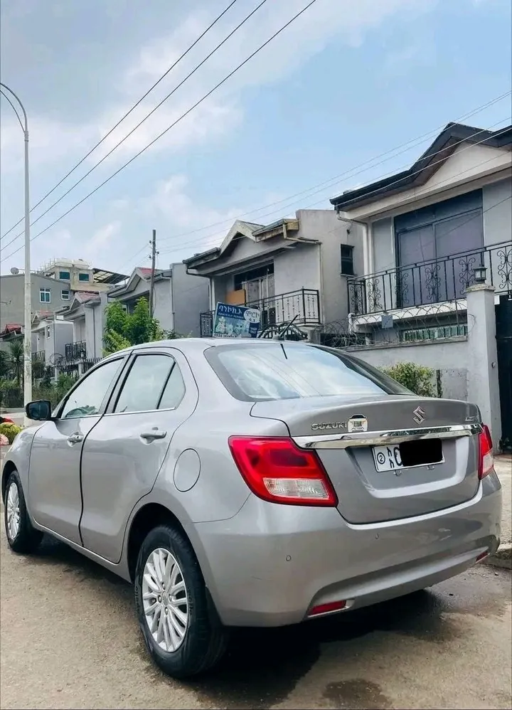 Suzuki Dzire 2022 Automatic – photo 7