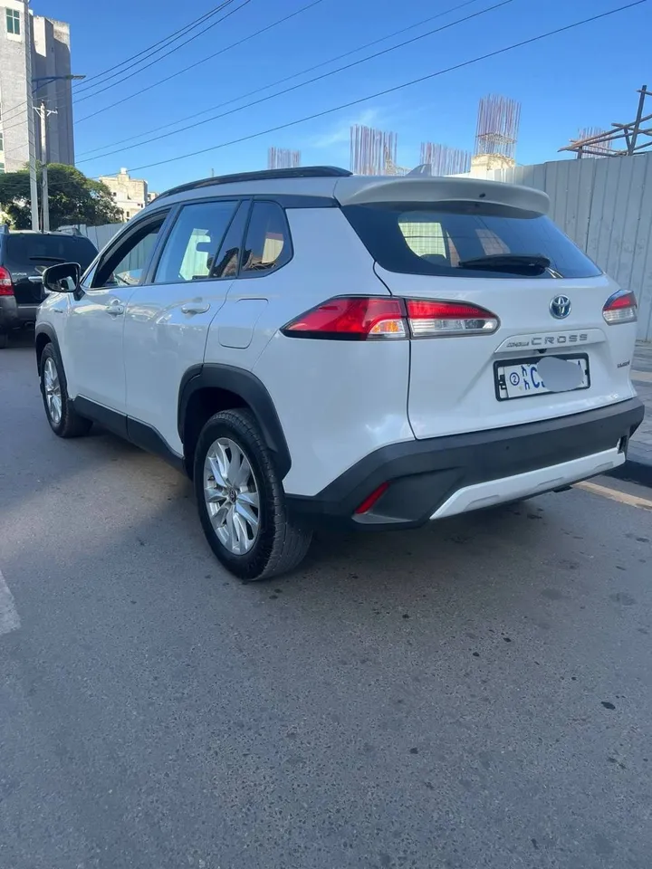 Toyota Corolla Cross Hybrid 2023 – photo 3