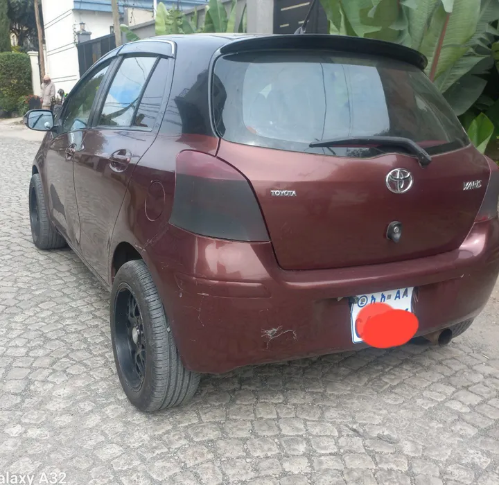 Toyota Yaris Compact 2010 Automatic – photo 4