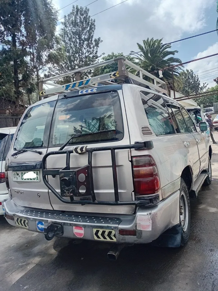 Toyota Land Cruiser 105 GXR 2006 – photo 5