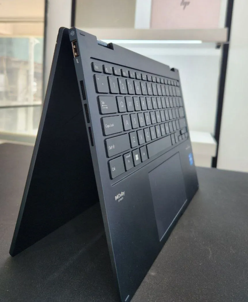 Lenovo Yoga Ultra 7 Laptop – photo 3