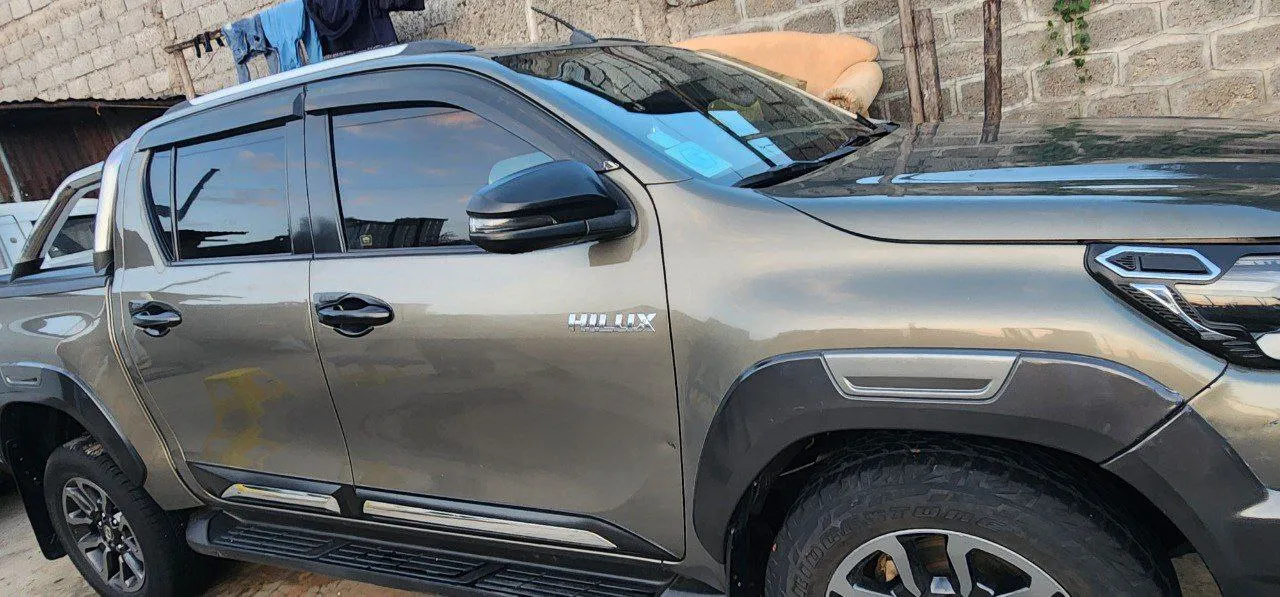 Toyota Hilux Invincible 2021 – photo 4