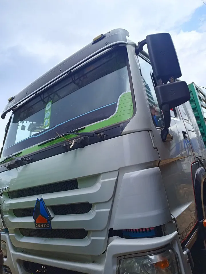Sinotruk Howo Cargo Truck – photo 4