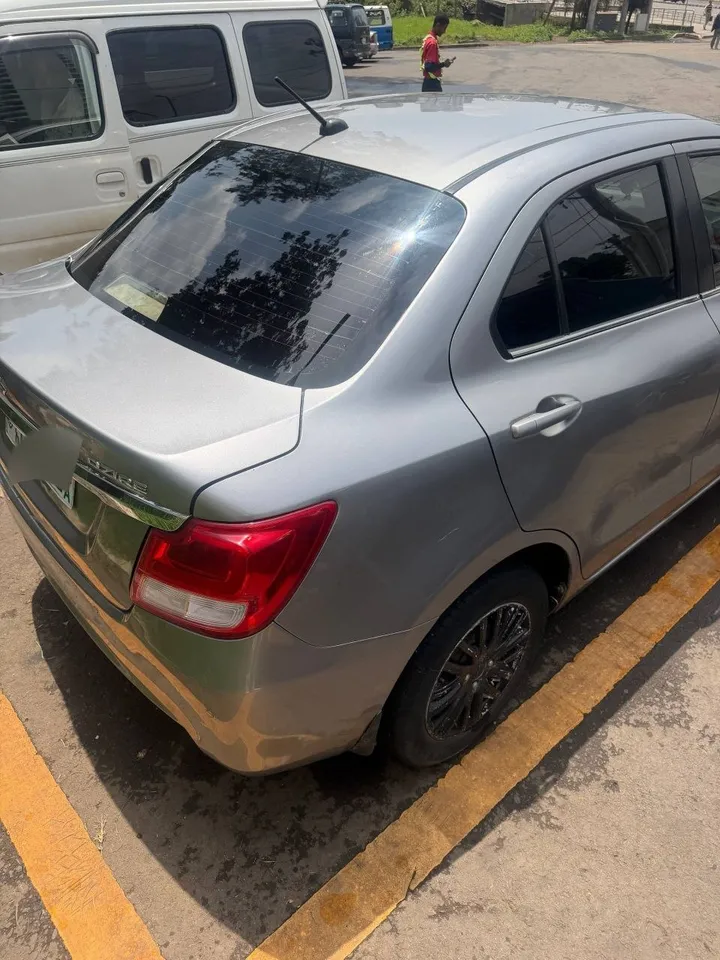 Suzuki Dzire 2022 Automatic – photo 5