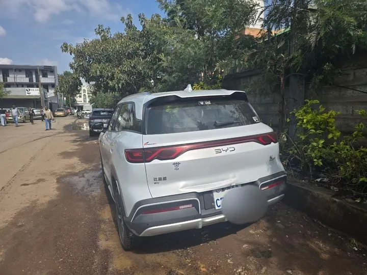 BYD Yuan Up Smart 2024 – photo 4
