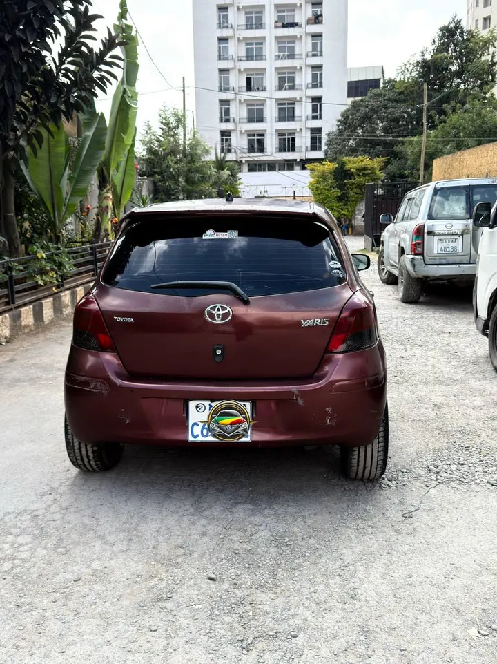 Toyota Yaris Compact 2010 – photo 5