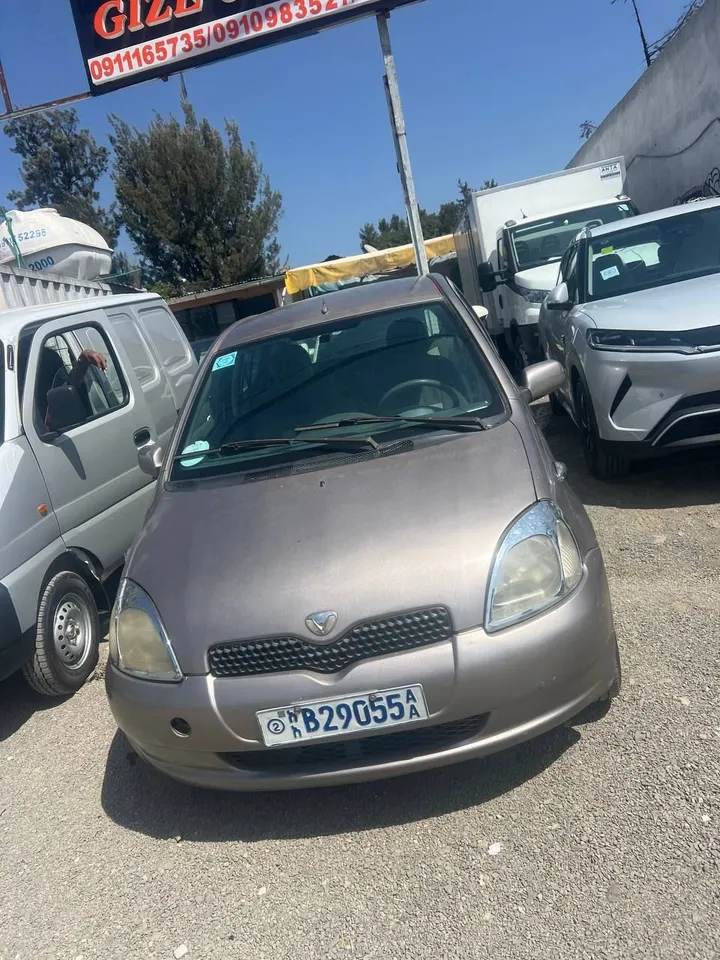 Toyota Vitz 2001 Automatic – photo 3