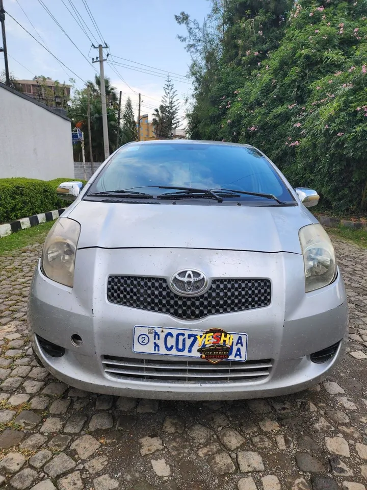 Toyota Yaris Compact 2006 – photo 4