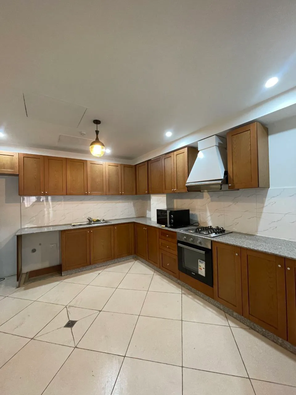 G+1 House 250 sqm Hose Estate – photo 4