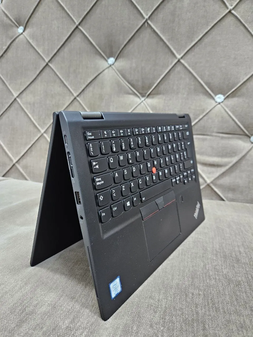Lenovo ThinkPad Yoga X390 Laptop – photo 4