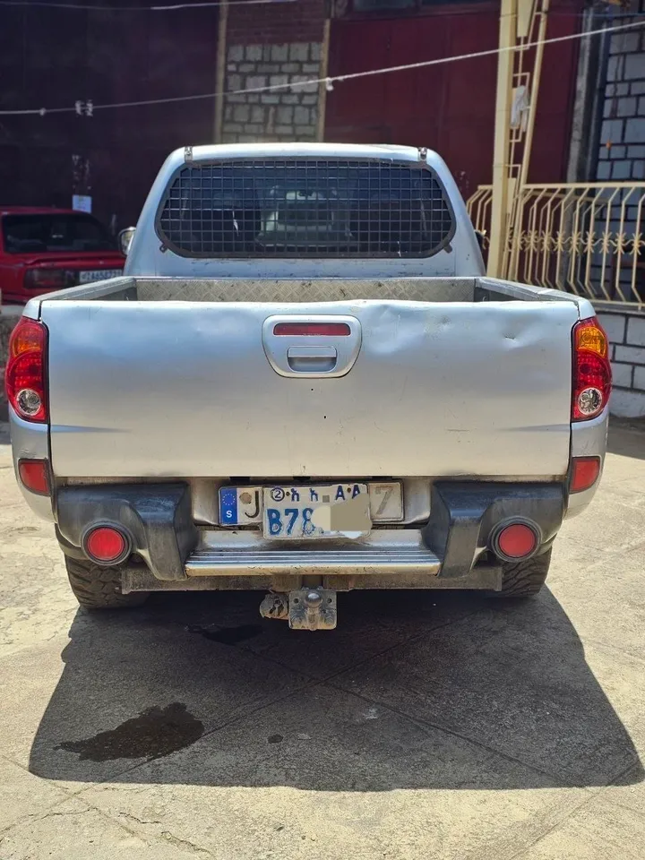Mitsubishi L200 King-Cab Diesel 2009 – photo 5