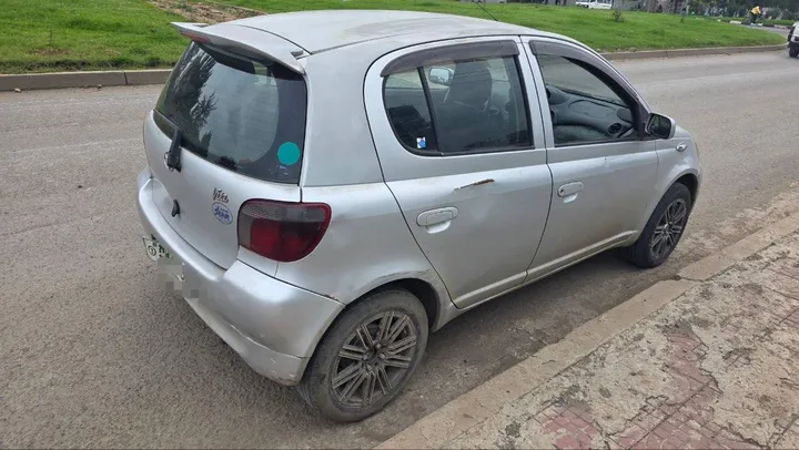 Toyota Vitz 2001 Automatic – photo 3