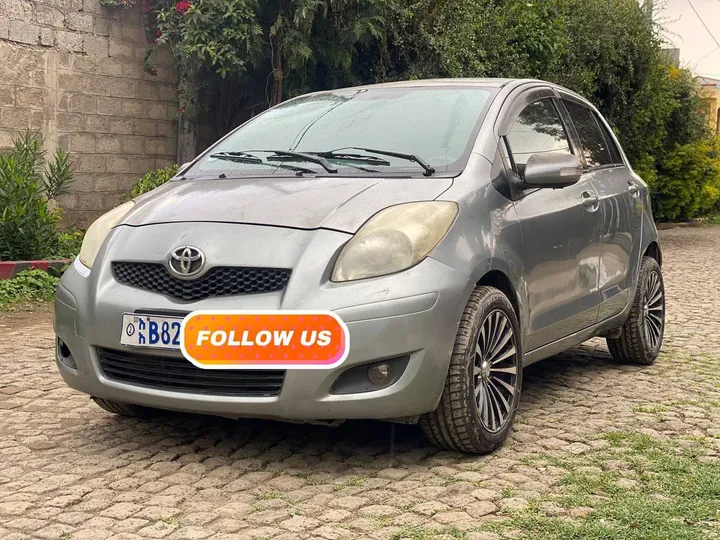 Toyota Yaris Compact 2009 Automatic – photo 6