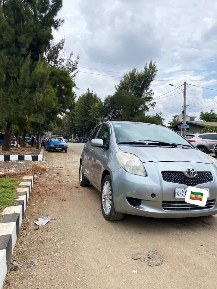 Toyota Yaris Compact 2007 – photo 3