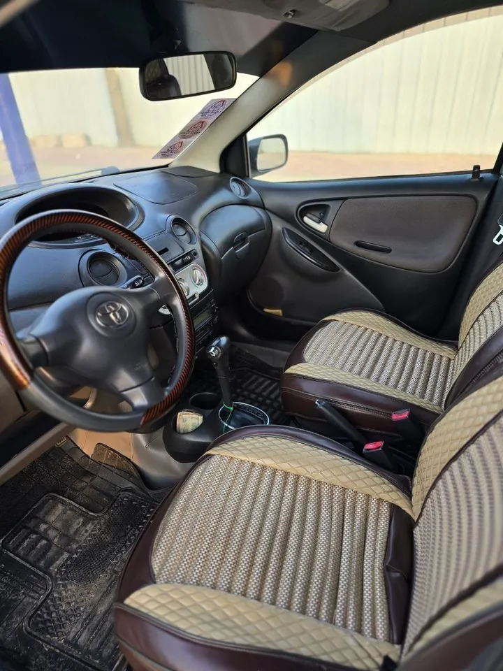 Toyota Vitz 2004 Automatic – photo 3