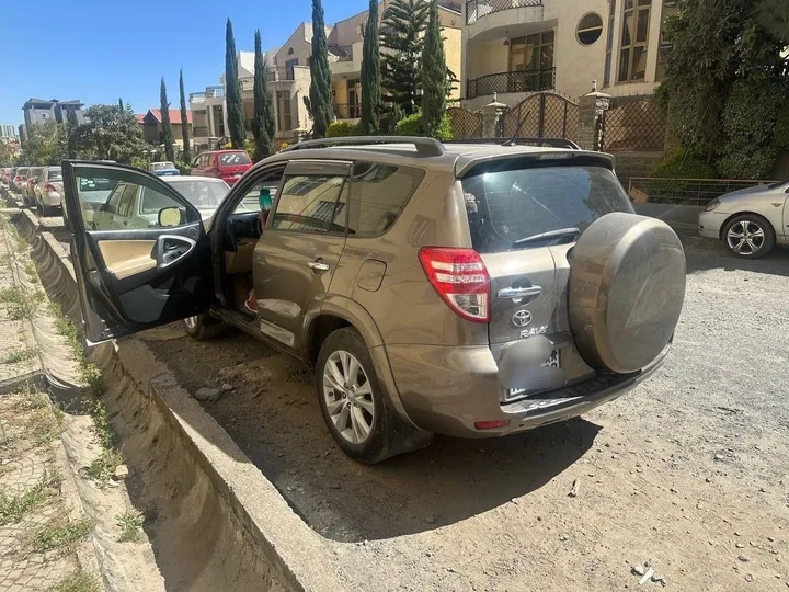 Toyota RAV4 2009 Automatic – photo 8