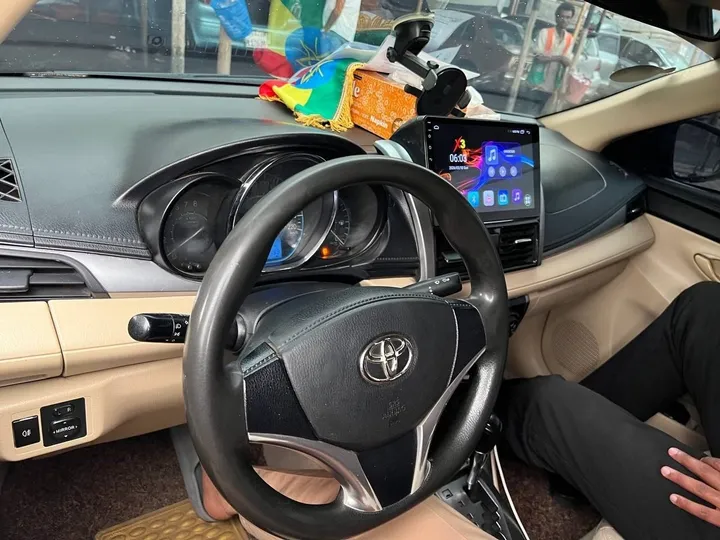 Toyota Yaris 2014 Sedan Automatic – photo 4