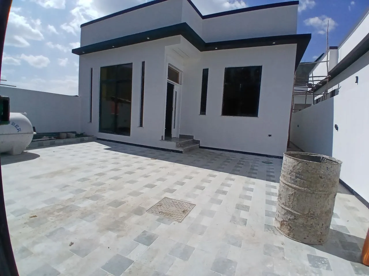 5 Bedroom Villa in Semit – photo 4