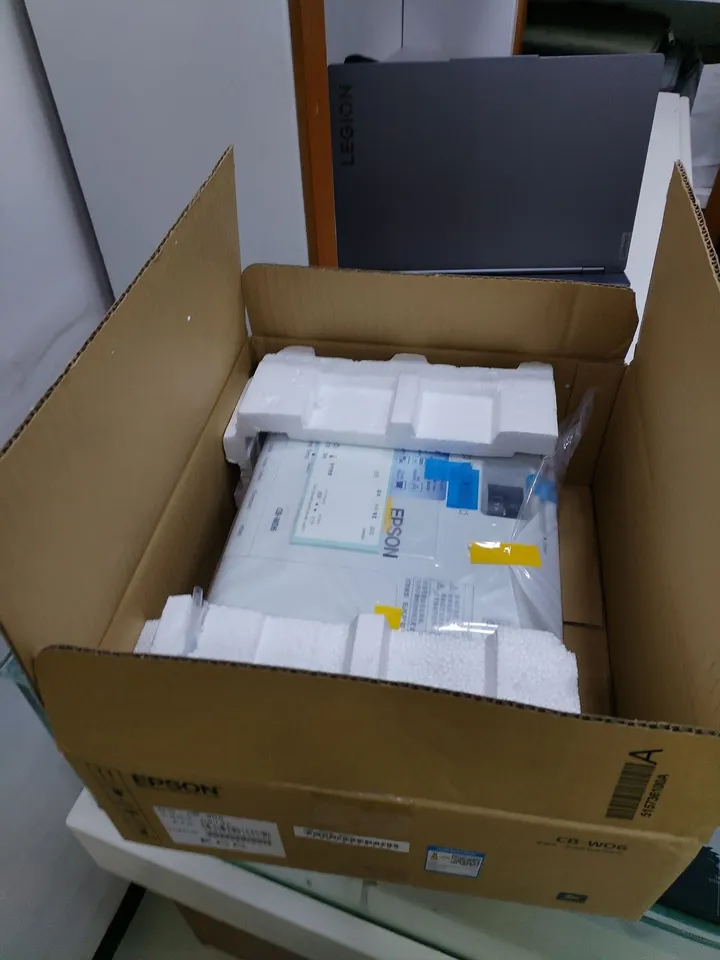 Brand New Epson Projector CB-W06 – photo 6