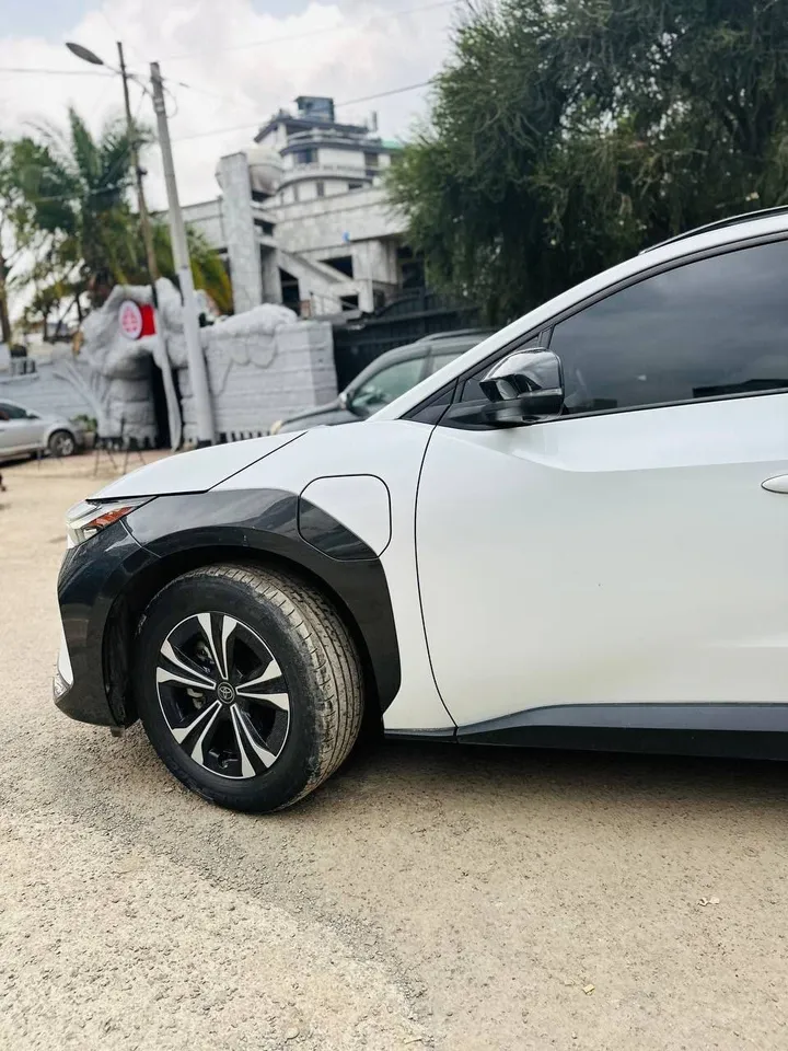 Toyota BZ4X 2WD 2023 EV – photo 5