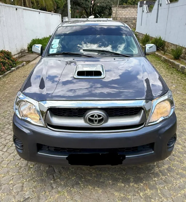 Toyota Hilux D4D 2011 Manual – photo 8