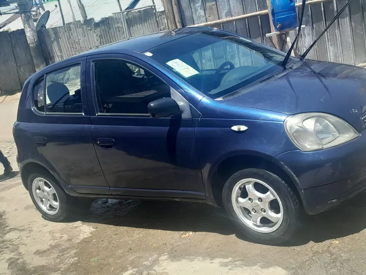 Toyota Yaris 2000 Manual – photo 4