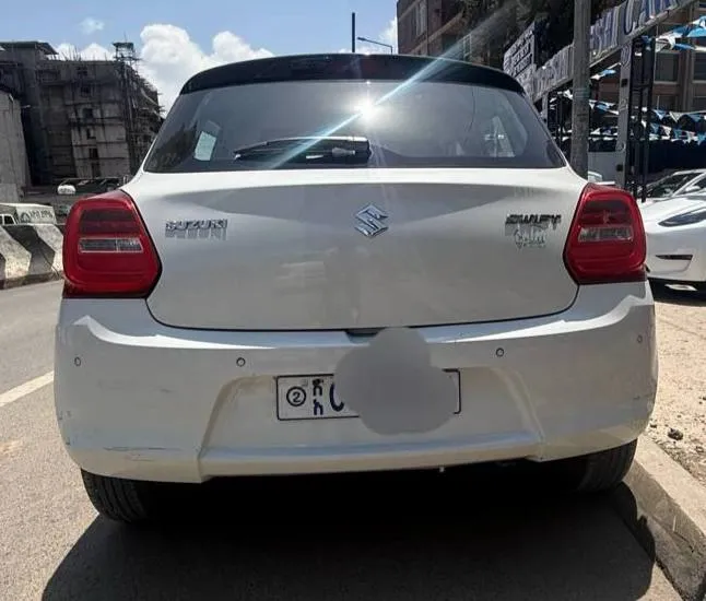 Suzuki Swift 2022 Automatic – photo 5