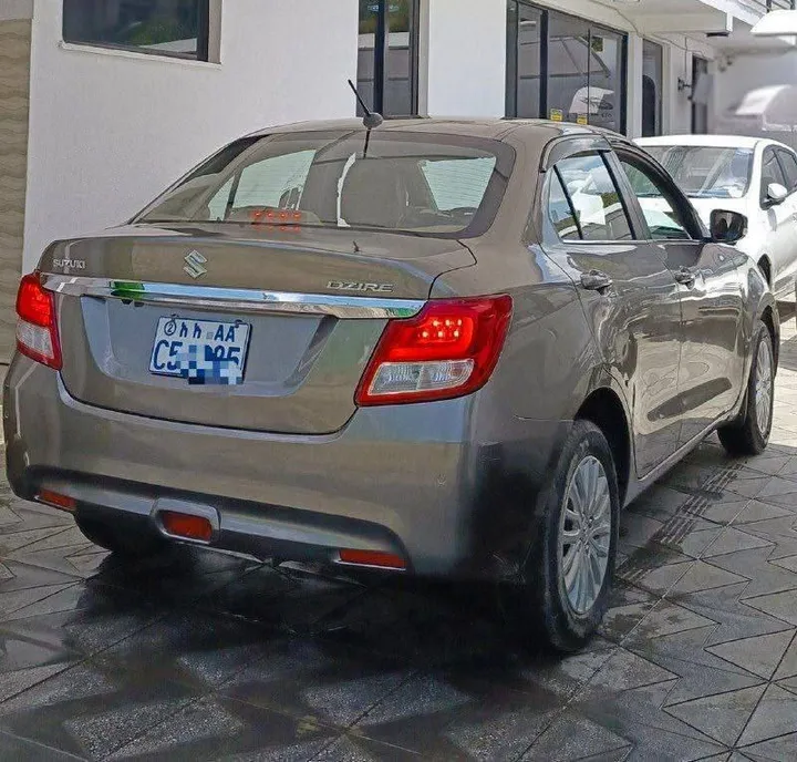 Suzuki Dzire 2022 Automatic 1.2L – photo 4