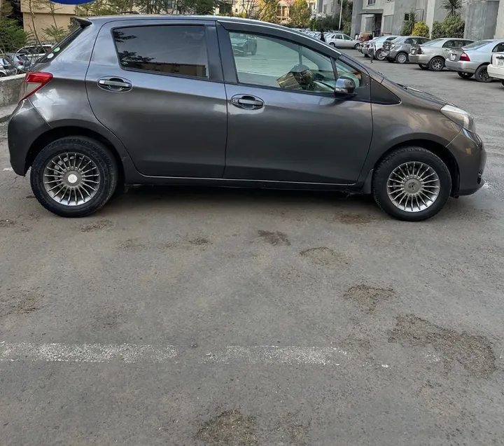 Toyota Yaris Compact 2014 Automatic – photo 5