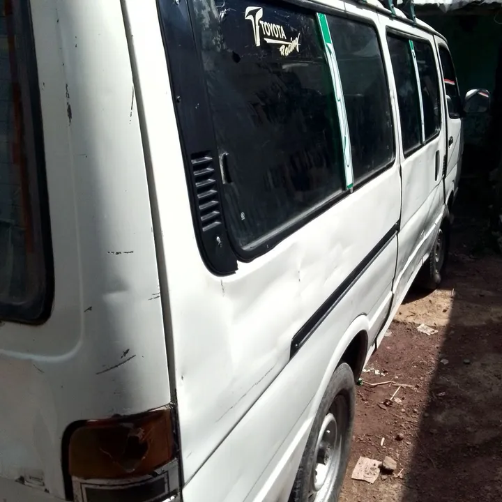 5L Minibus 2004 Manual – photo 5