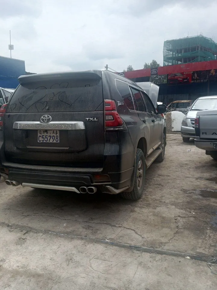 Toyota Prado 2012 Automatic – photo 5