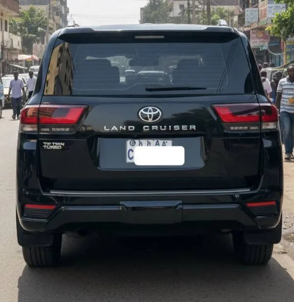 Toyota Land Cruiser VX 2022 – photo 3