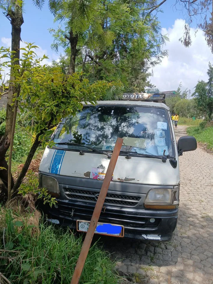 Toyota Hiace 2002 Manual – photo 3