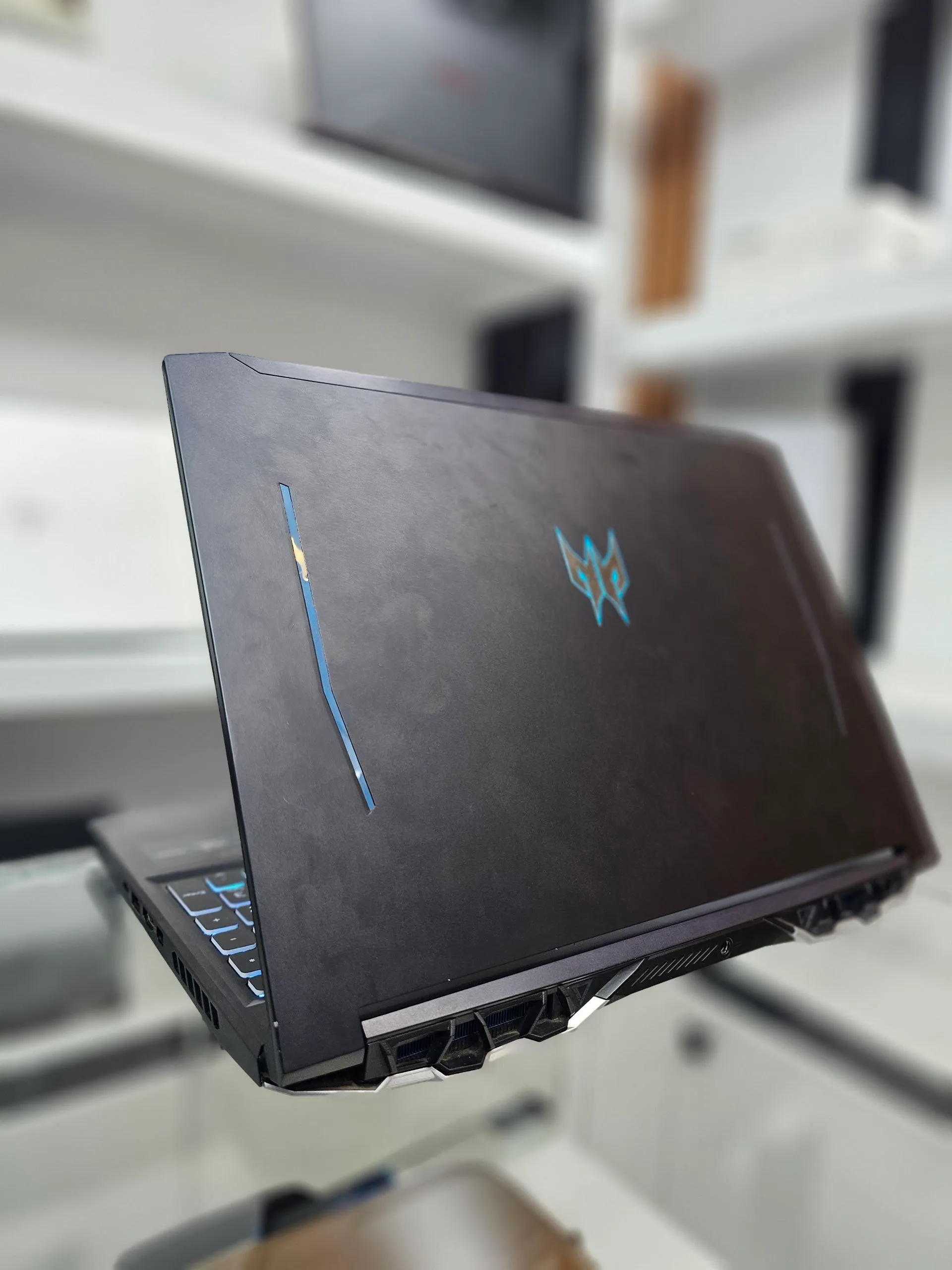 Acer Predator Helios 300 Laptop – photo 4