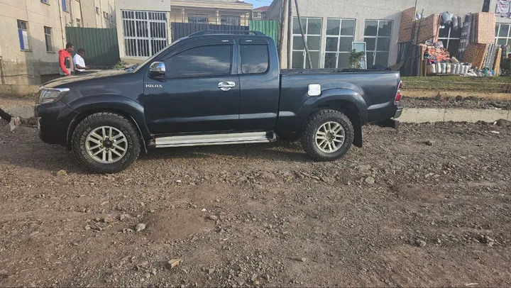 Toyota Hilux 2014 Manual – photo 3