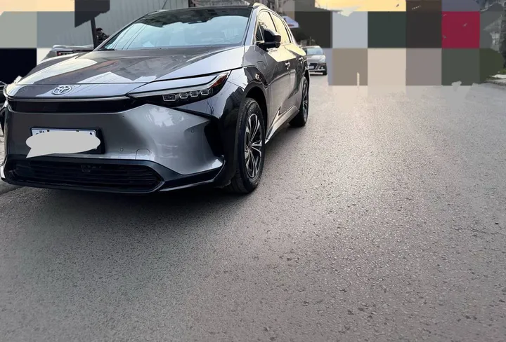 Toyota BZ4X EV 2023 – photo 4