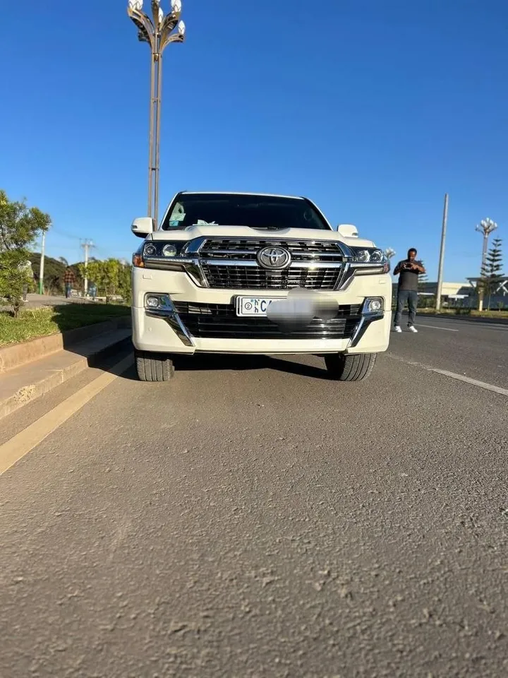 Toyota Land Cruiser V8 2021 Diesel – photo 6