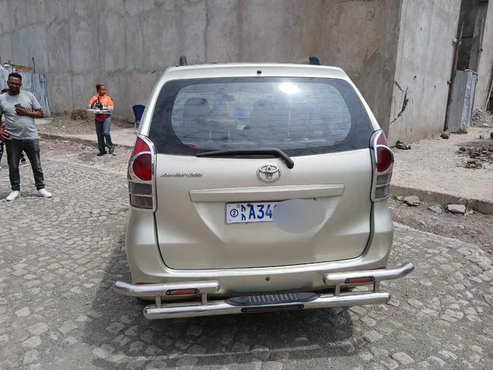 Toyota Avanza 2013 Automatic – photo 3