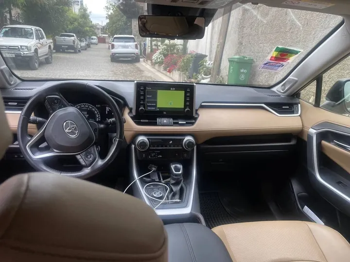 Toyota RAV4 2021 SUV – photo 5