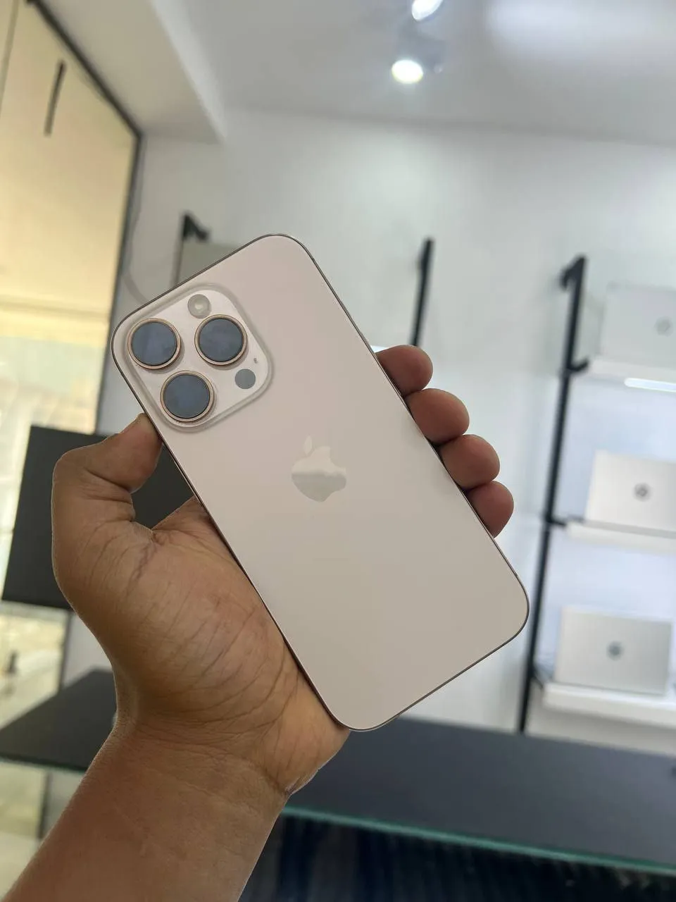 iPhone 16 Pro 256GB – photo 4