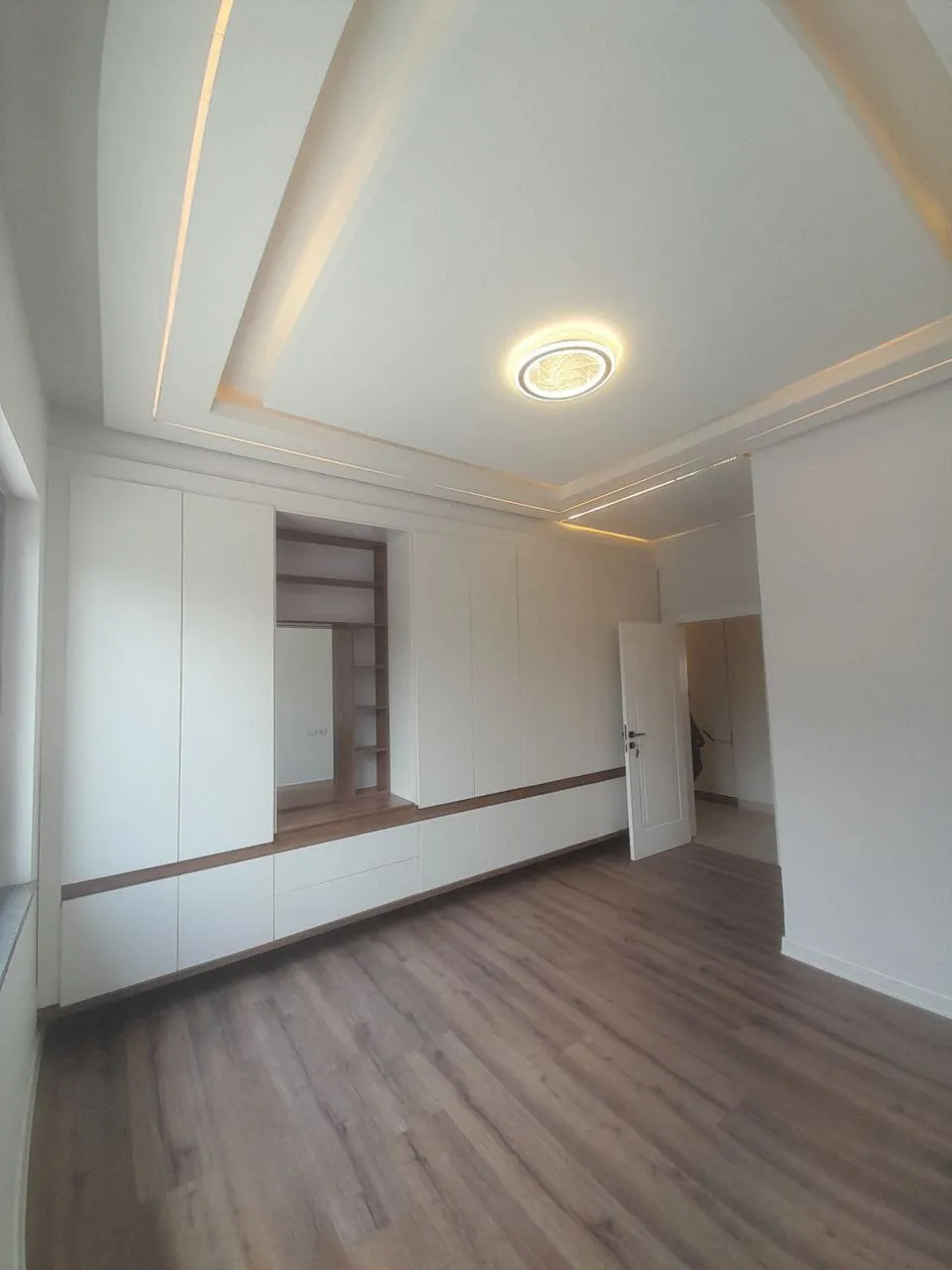 Modern 5-Bedroom Villa in Summit Washington – photo 3
