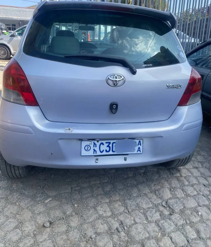 Toyota Yaris Compact 2010 Automatic – photo 6