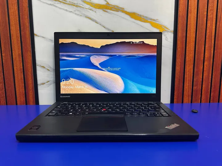Lenovo ThinkPad X240 i5 Laptop – photo 3