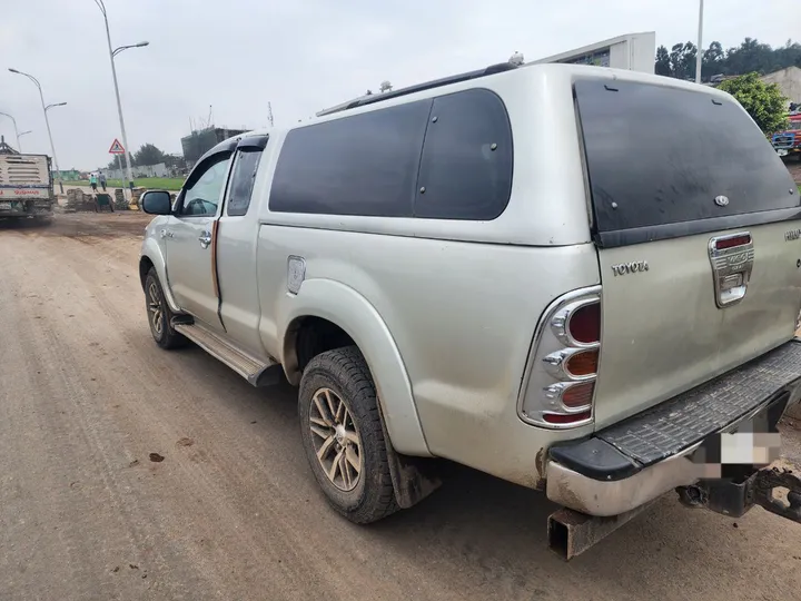 Toyota Hilux King Cab 2010 – photo 4