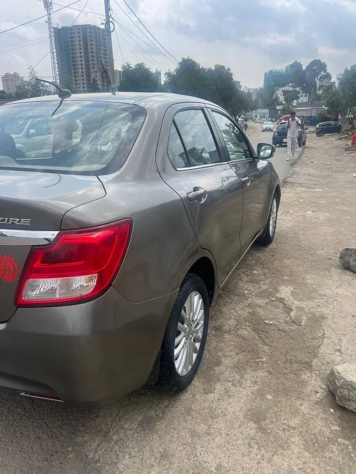 Suzuki Dzire 2021 Automatic – photo 3