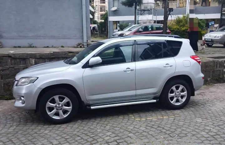 Toyota RAV4 2010 2.0L Automatic – photo 8