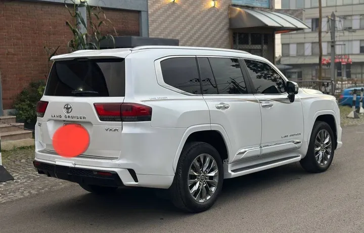 Toyota Land Cruiser VX-R 2023 – photo 4