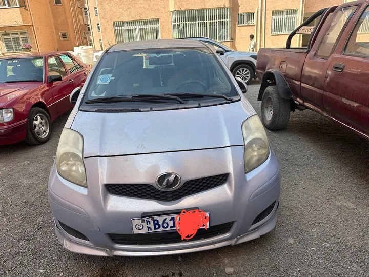 Toyota Yaris 2010 Automatic – photo 4