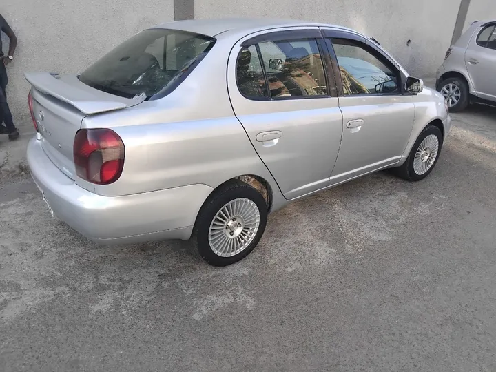 Toyota Platz 2001 Automatic Sedan – photo 8